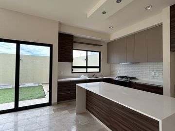 CASA EN VENTA EN VALLE DE JURIQUILLA LA RESERVA QUERETARO