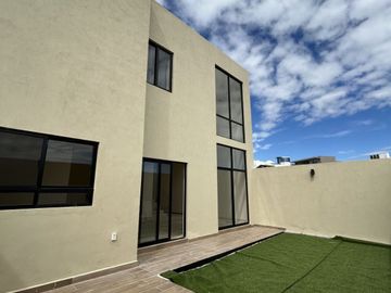 CASA EN VENTA EN VALLE DE JURIQUILLA LA RESERVA QUERETARO