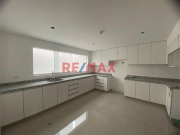 Se Vende Departamento En Tambo De Monterrico - Santiago De Surco