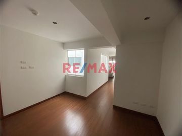 Se Vende Departamento En Tambo De Monterrico - Santiago De Surco