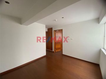 Se Vende Departamento En Tambo De Monterrico - Santiago De Surco