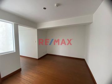 Se Vende Departamento En Tambo De Monterrico - Santiago De Surco