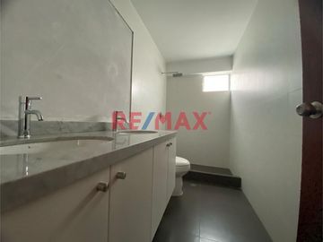 Se Vende Departamento En Tambo De Monterrico - Santiago De Surco