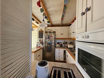 BROKER BOSQUES COND. 3D-5B-3EST-PATIO 2 SALAS DE ESTAR