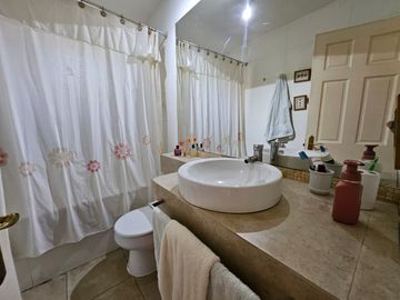 BROKER BOSQUES COND. 3D-5B-3EST-PATIO 2 SALAS DE ESTAR