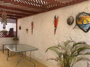 VENTA CASA DE PLAYA EN ZORRITOS. ALT. KM 1228. LADO CERRO. PANAMERICANA NORTE