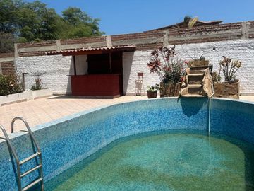 VENTA CASA DE PLAYA EN ZORRITOS. ALT. KM 1228. LADO CERRO. PANAMERICANA NORTE