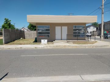 Vende Local Comercial de 64 m2, 2 habitaciones, 2 baños, en Portal Los Jardines, Linares