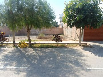Se vende terreno de 120 m2 en Praderas de San Antonio, justo al lado de la Urb. Residencial San Carlos