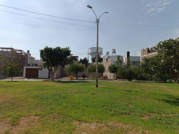 Se vende terreno de 120 m2 en Praderas de San Antonio, justo al lado de la Urb. Residencial San Carlos