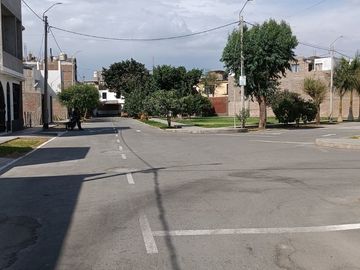 Se vende terreno de 120 m2 en Praderas de San Antonio, justo al lado de la Urb. Residencial San Carlos