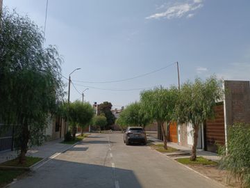 Se vende terreno de 120 m2 en Praderas de San Antonio, justo al lado de la Urb. Residencial San Carlos