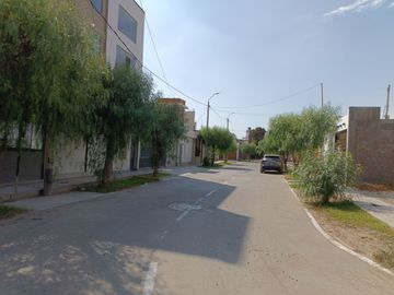 Se vende terreno de 120 m2 en Praderas de San Antonio, justo al lado de la Urb. Residencial San Carlos