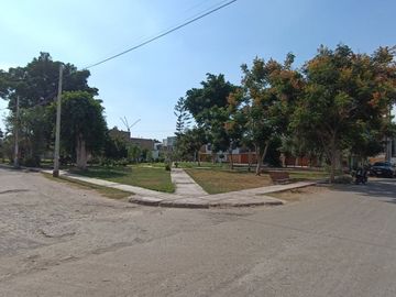 Se vende terreno de 120 m2 en Praderas de San Antonio, justo al lado de la Urb. Residencial San Carlos