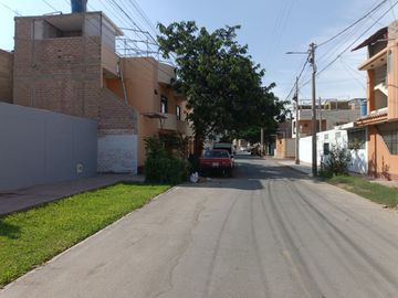Se vende terreno de 120 m2 en Praderas de San Antonio, justo al lado de la Urb. Residencial San Carlos