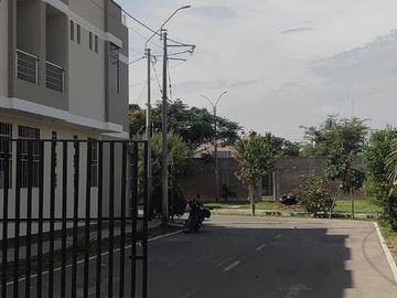 Se vende terreno de 120 m2 en Praderas de San Antonio, justo al lado de la Urb. Residencial San Carlos