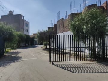 Se vende terreno de 120 m2 en Praderas de San Antonio, justo al lado de la Urb. Residencial San Carlos