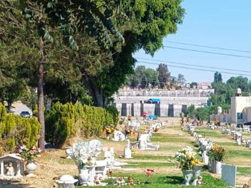 VENDO LOTE DE PANTEON EN JARDINES DEL RECUERDO, EDO. DE MEX.