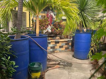 2 Storey House with 2 Door Apartment and Roof deck For Sale Singalong Manila