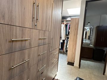 CASA EN VENTA,RESIDENCIAL VISTAS DEL VOLCAN,6 RECAMARAS Y 5 BAÑOS