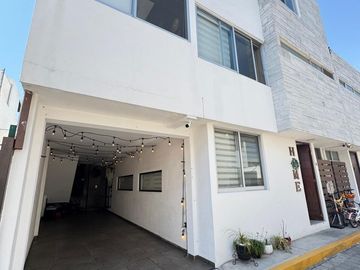 CASA EN VENTA,RESIDENCIAL VISTAS DEL VOLCAN,6 RECAMARAS Y 5 BAÑOS