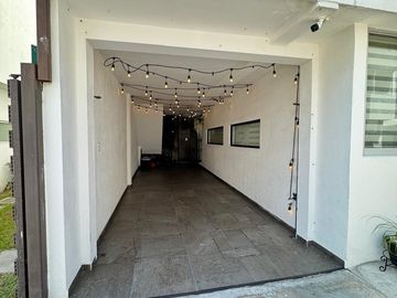 CASA EN VENTA,RESIDENCIAL VISTAS DEL VOLCAN,6 RECAMARAS Y 5 BAÑOS