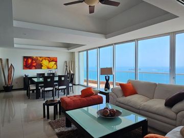 Exclusivo Departamento de Lujo con Vista al Mar