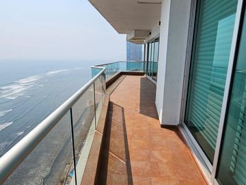 Exclusivo Departamento de Lujo con Vista al Mar
