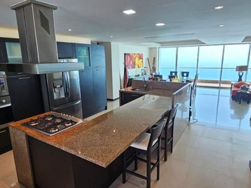 Exclusivo Departamento de Lujo con Vista al Mar
