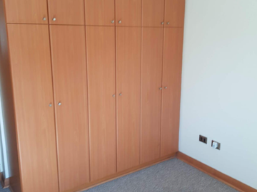 Ampli departamento en Isla Teja, Los Robles 1100