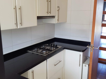 Ampli departamento en Isla Teja, Los Robles 1100