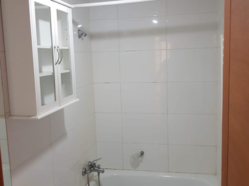 Ampli departamento en Isla Teja, Los Robles 1100