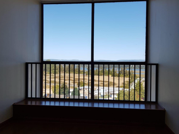 Ampli departamento en Isla Teja, Los Robles 1100