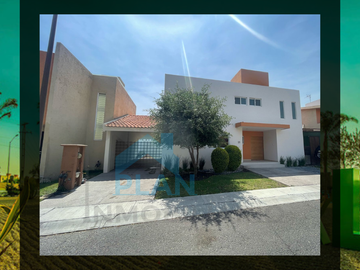 Bonita Casa en Venta en Puerta Real
