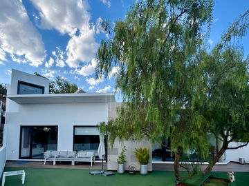 Casa Exclusiva con Vista Arbolada, Sauna Privado y Diseño de Legarreta en La Estadía