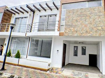 Venta casas a estrenar 120 m2 Conocoto 3 dormit.