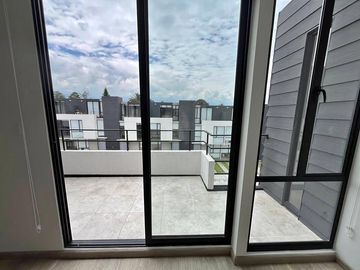 CASA EN VENTA TUMBACO SECTOR HILACRIL