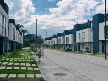 CASA EN VENTA TUMBACO SECTOR HILACRIL