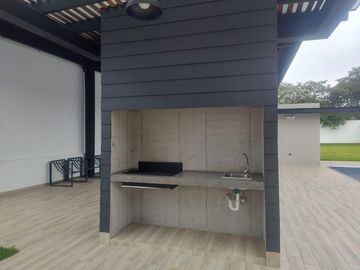 CASA EN VENTA TUMBACO SECTOR HILACRIL