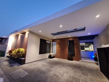 Casa en Residencial Corinto