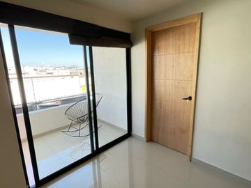 Casa Moderna Nueva En Venta,  De Tres Niveles, En Hacienda Barbabosa, A 5 Min De C.u. Y De La Estación Del Tren, A 15 Min Del Centro De Toluca  Y De M