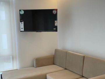 SUITE EN VENTA AV. REPUBLICA DEL SALVADOR CERCA AL PARQUE LA CAROLINA
