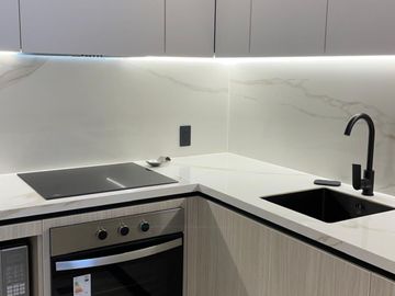 SUITE EN VENTA AV. REPUBLICA DEL SALVADOR CERCA AL PARQUE LA CAROLINA