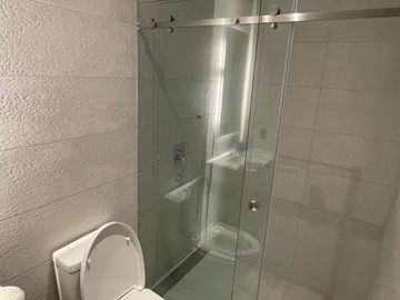 SUITE EN VENTA AV. REPUBLICA DEL SALVADOR CERCA AL PARQUE LA CAROLINA