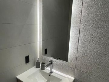 SUITE EN VENTA AV. REPUBLICA DEL SALVADOR CERCA AL PARQUE LA CAROLINA