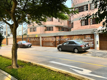 VENDO DPTO FRENTE A PARQUE - CONDOROMA