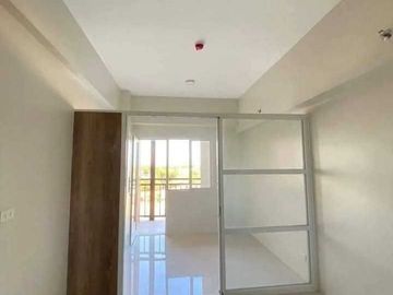 RESORT STYLE CONDOMINIUM FOR SALE IN AGUS LAPULAPU CITY NEAR BEACHES