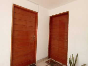 Se Alquila Casa De 3 Pisos En Zona Exclusiva De La Molina