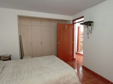 Se Alquila Casa De 3 Pisos En Zona Exclusiva De La Molina