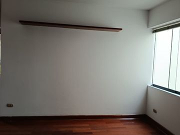 Luminoso y amplio departamento de 4 dormitorios venta, San Borja
